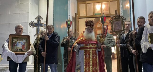 Пасхально богослужение в храме Покрова Божией Матери